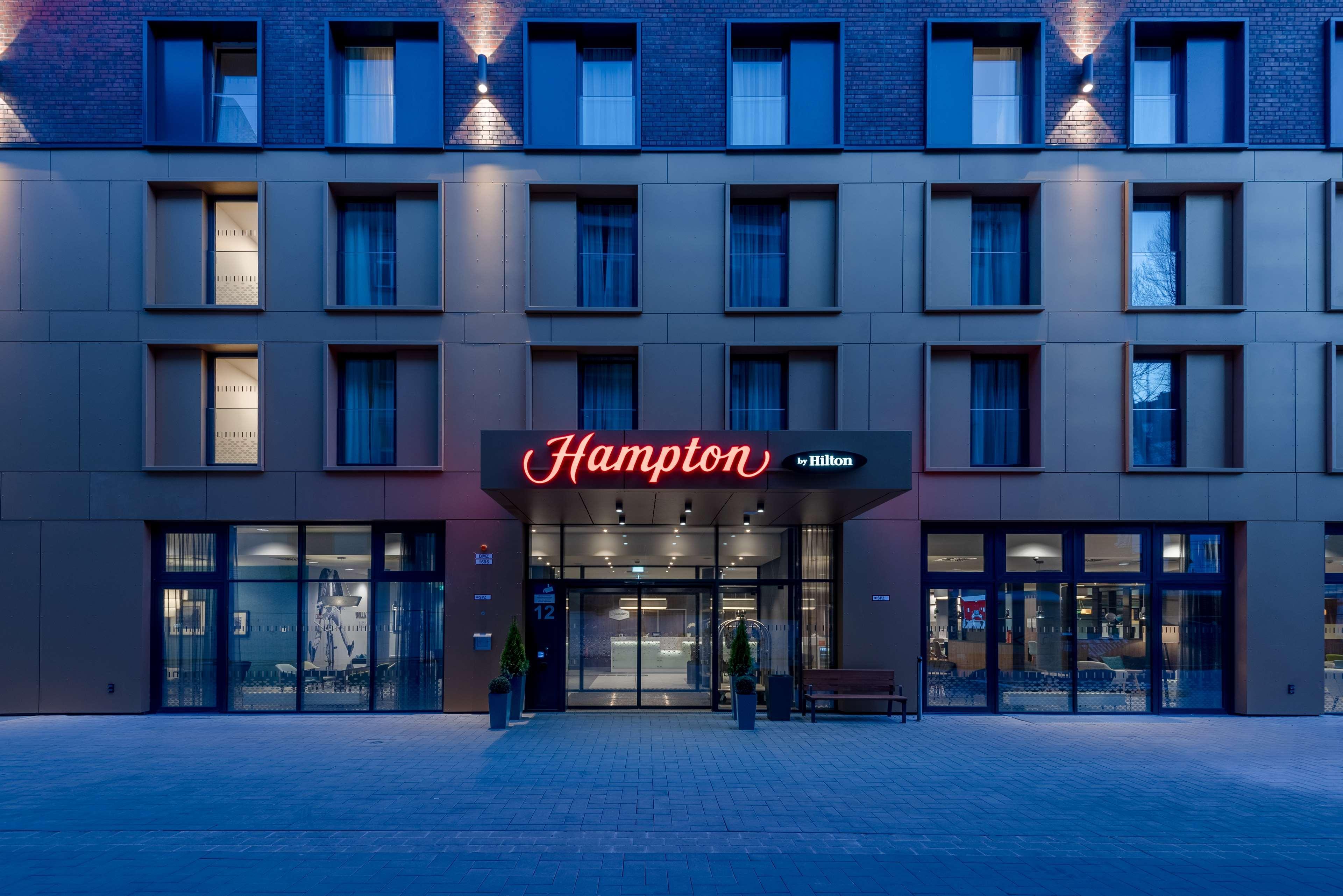 Hampton By Hilton Dusseldorf City Centre Exterior foto